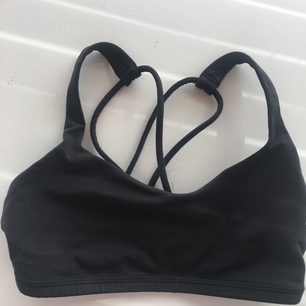 Lululemon Free to Be bra